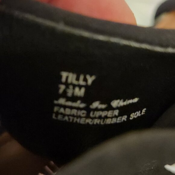 Donald Pliner "Tilly" Heeled Sandals. NWT. Size 7.5 - Picture 6 of 9